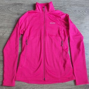 Patagonia hot pink lightweight jacket. Size small S